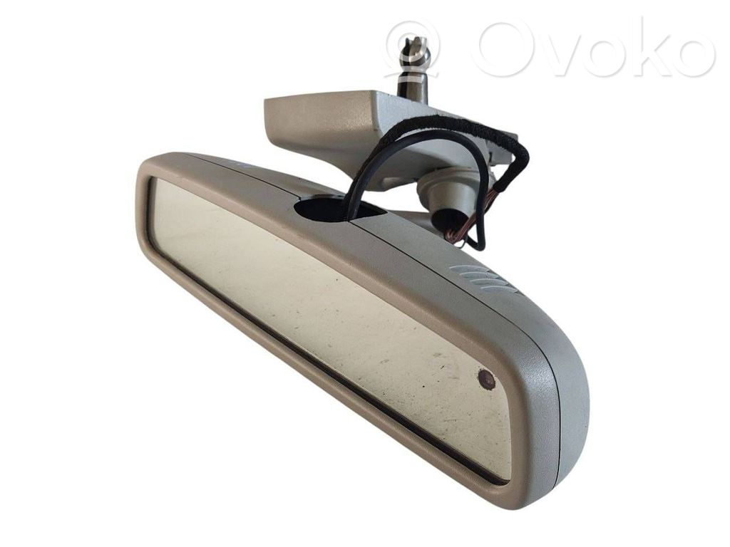 Atpakaļskata spogulis (salonā)