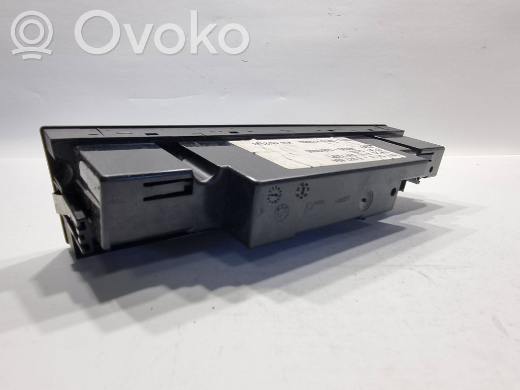 Gaisa kondicioniera / klimata kontroles / salona apsildes vadības bloks (salonā)