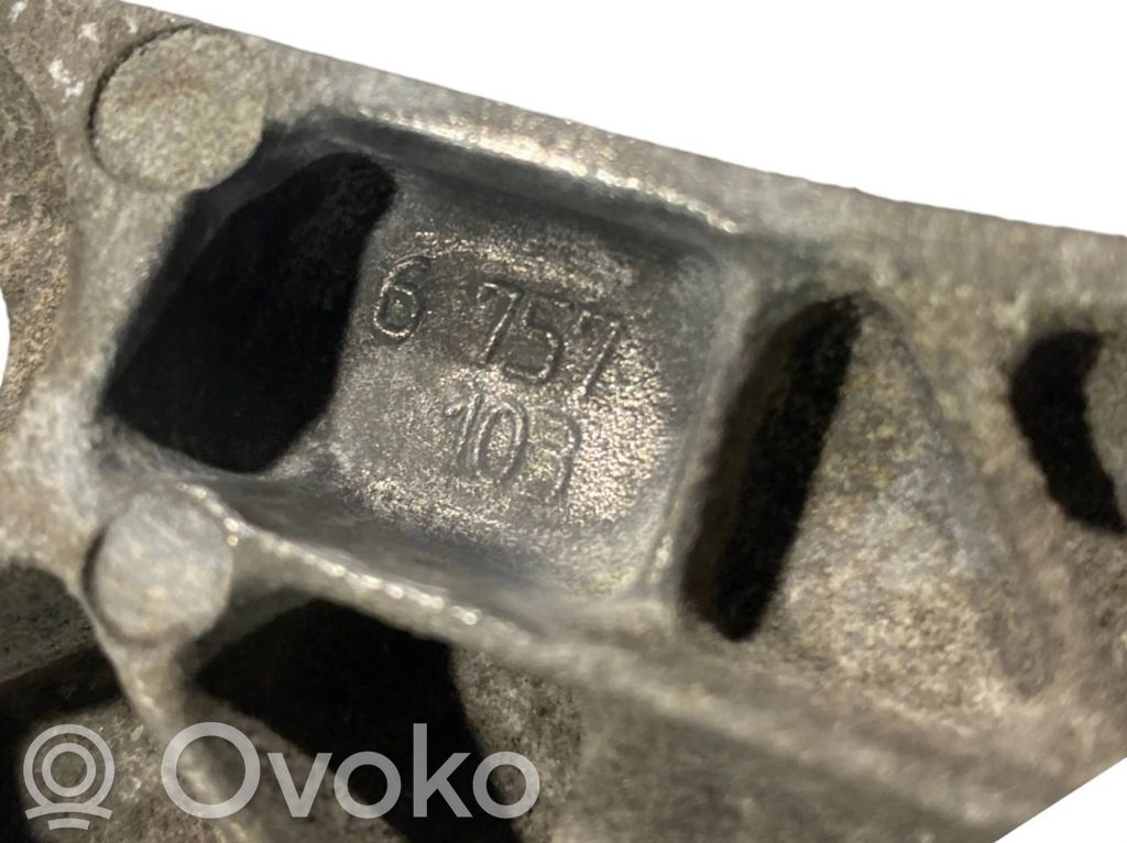 Pārnesumkārbas stiprinājuma kronšteins