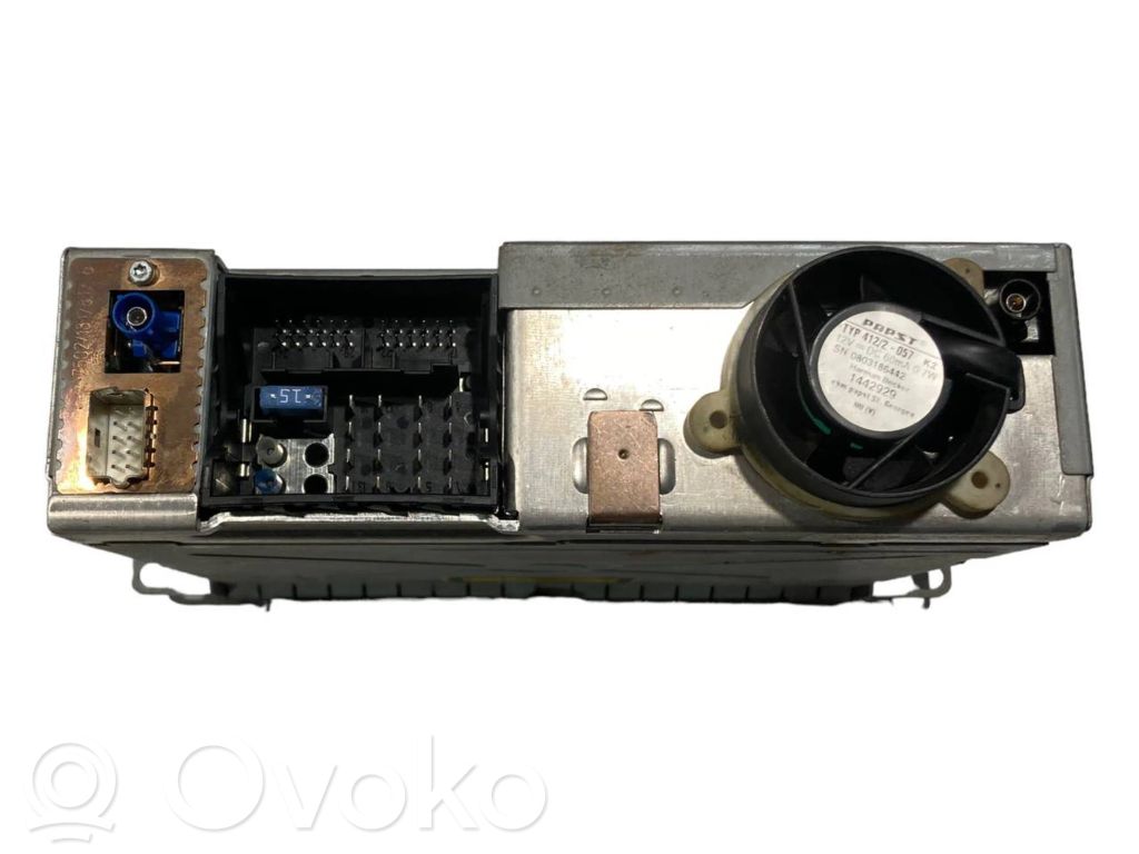 Radio / CD/DVD atskaņotājs / navigācija