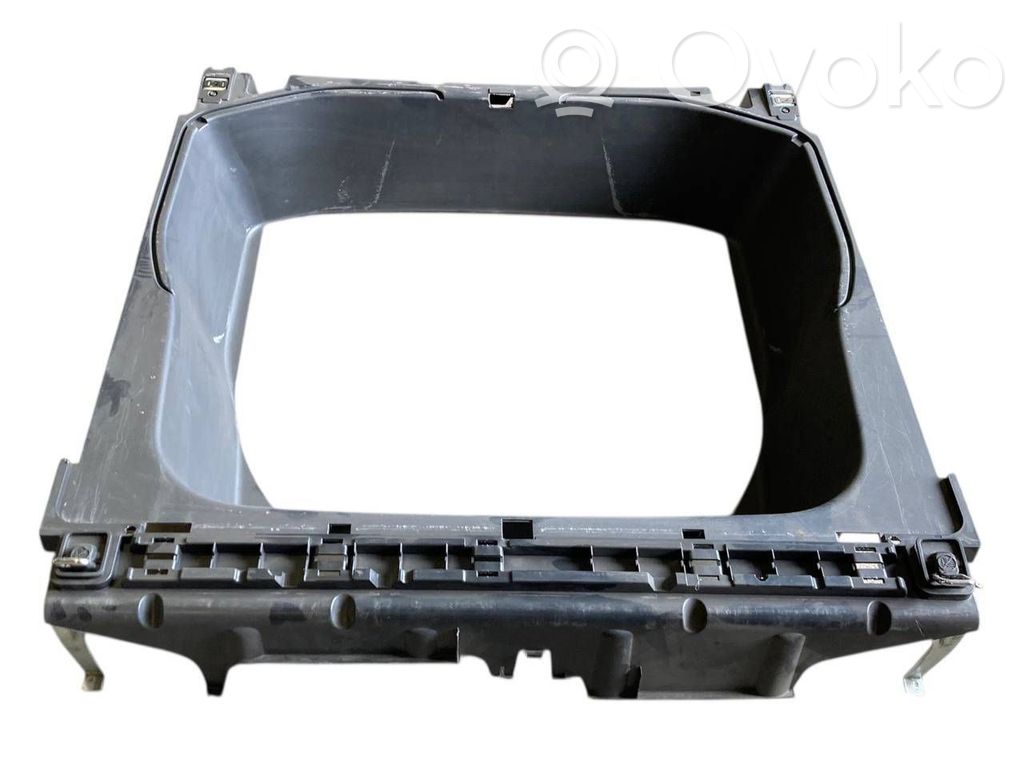 Bagāžnieka sānu apakšējās apdares panelis