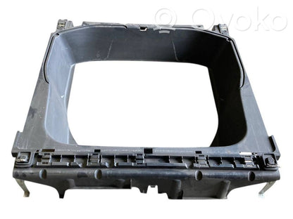 Bagāžnieka sānu apakšējās apdares panelis