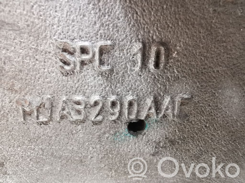 Aizmugurē riteņa rumbas vārpstas šarnīrs (stupica, capfa)