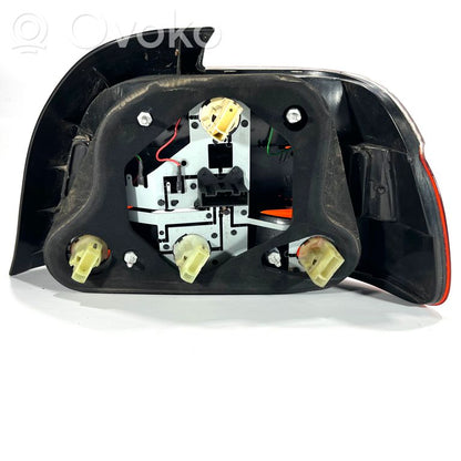 Aizmugurējais lukturis virsbūvē