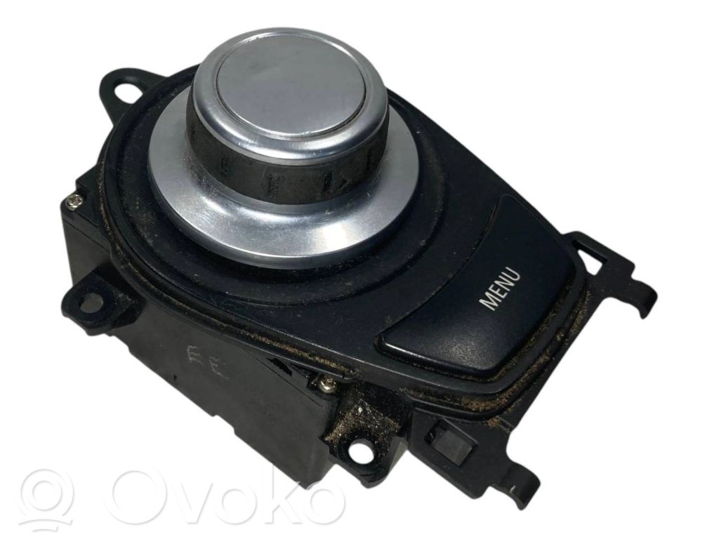 Multimediju kontrolieris