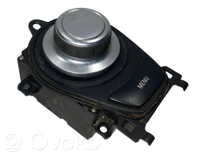 Multimediju kontrolieris