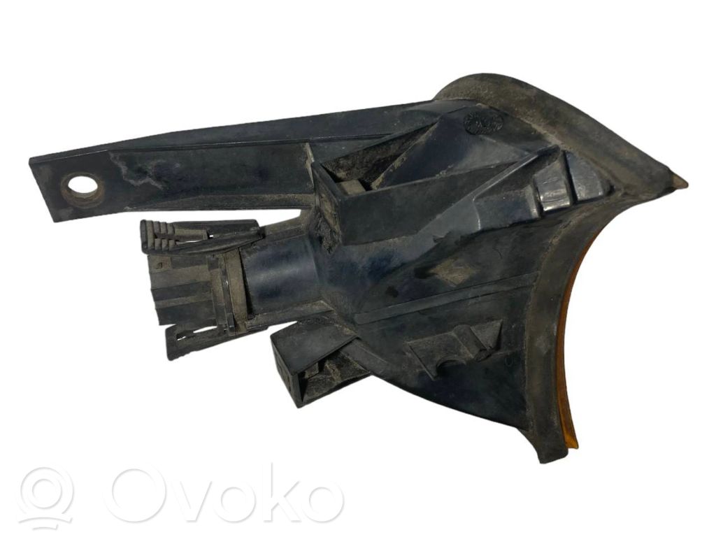 Передний поворотный свет