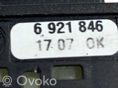Aizmugures durvju atvēršanas slēdzis