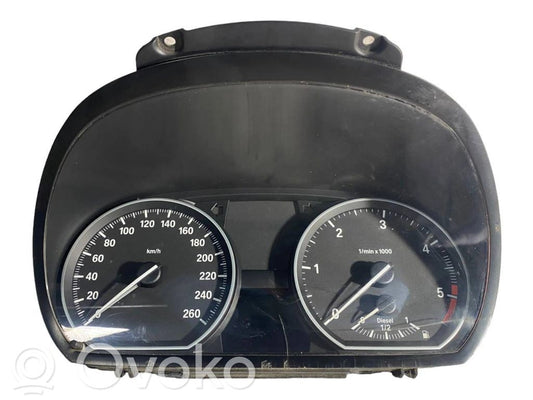 Speedometer (in the instrument panel)