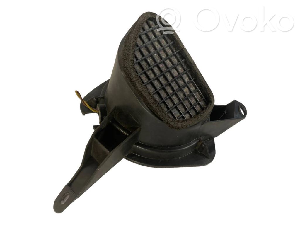 Skaļrunis (-i) priekšējās durvīs