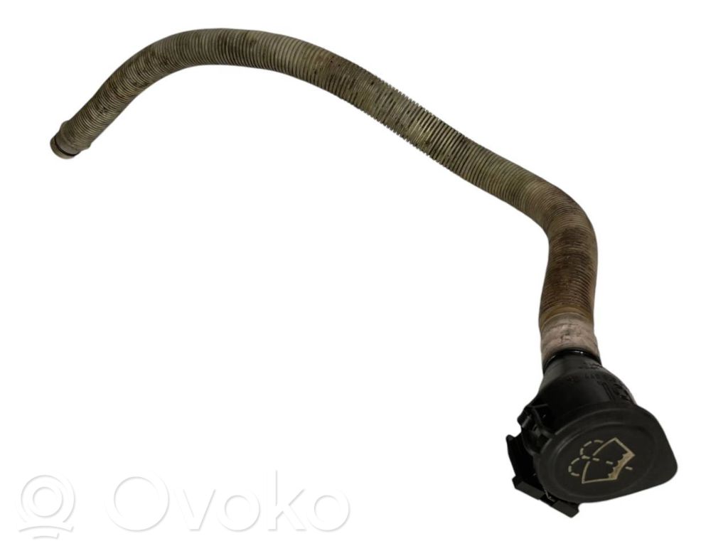 Washer fluid pipe(s) for the front window