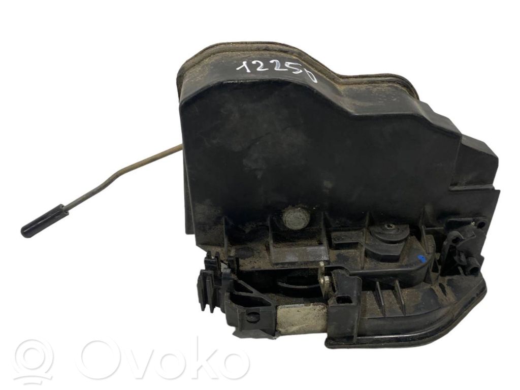 Aizmugurē slēdzene