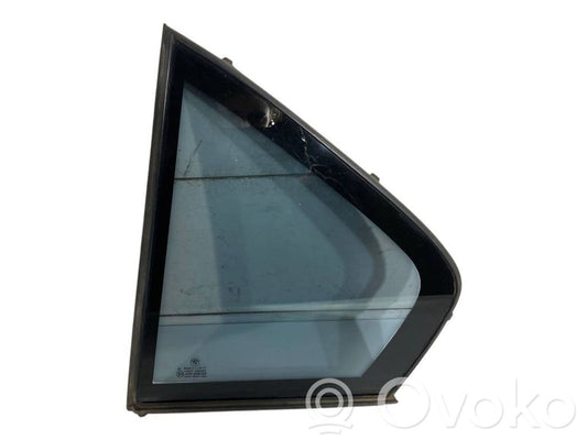 Mazais stikls "A" aizmugurējās durvīs