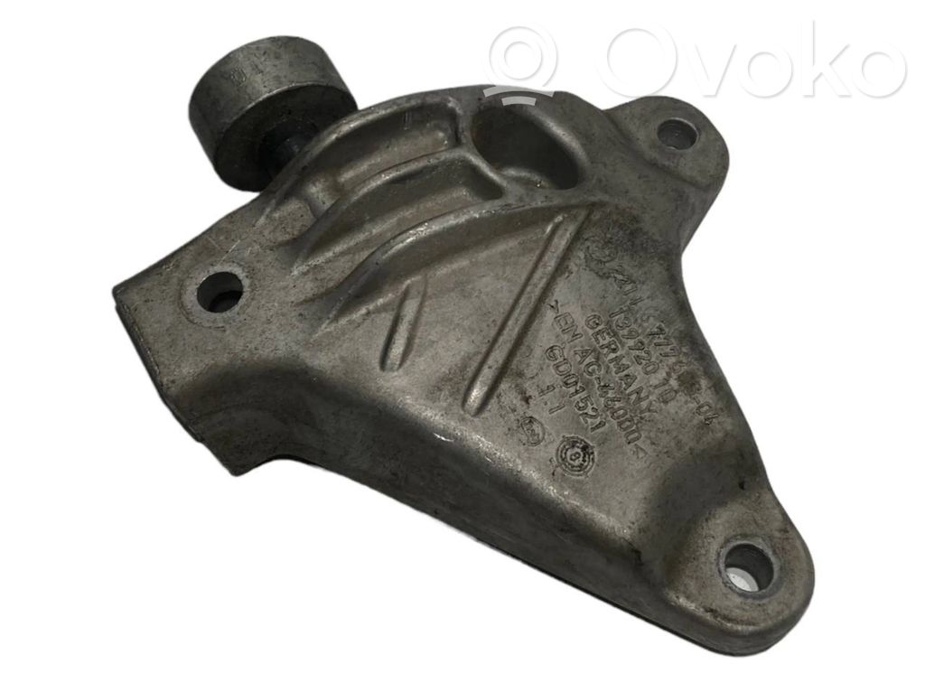 Dzinēja nostiprināšanas stiprinājums-kronšteins