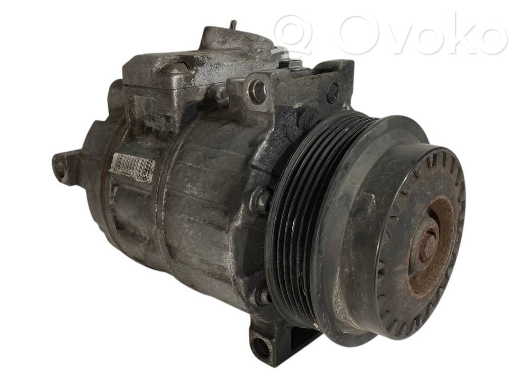 Air conditioner compressor (pump)