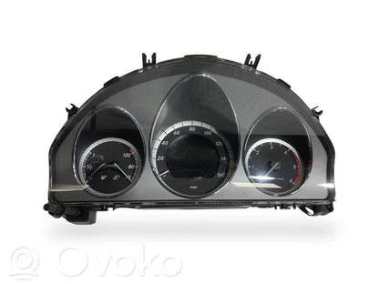 Speedometer (in the instrument panel)