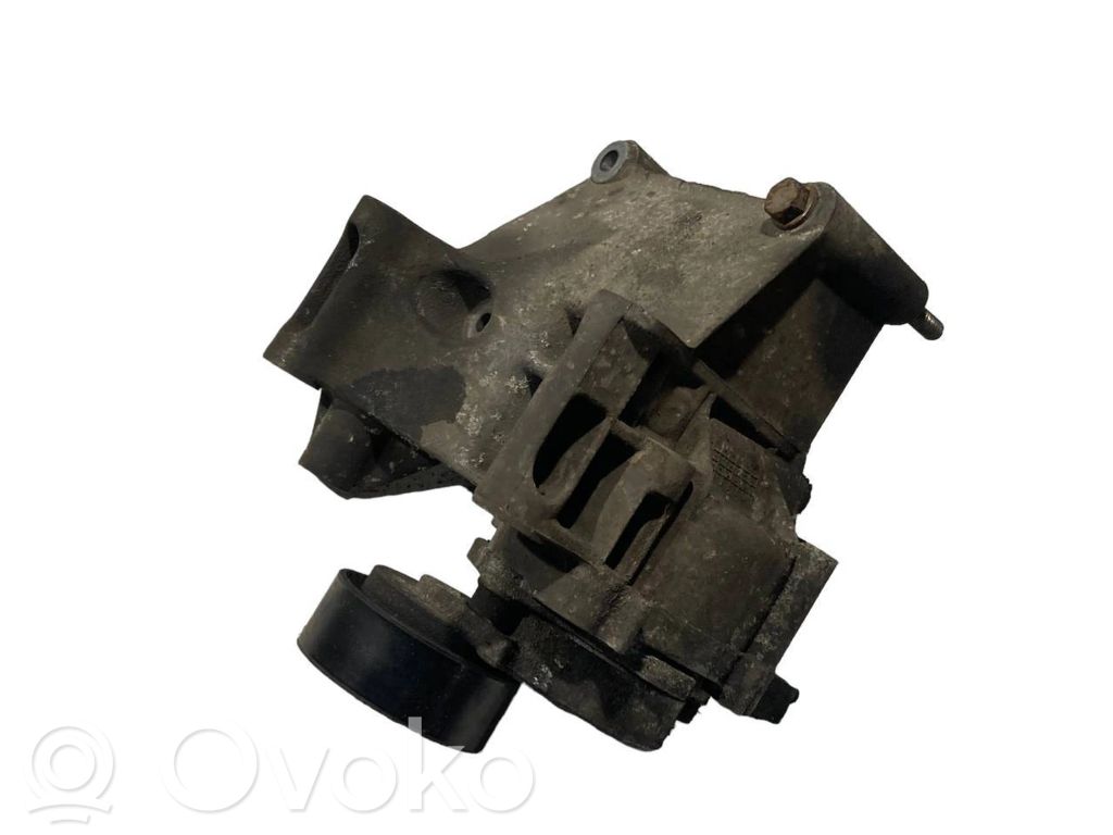 Крепление генератора