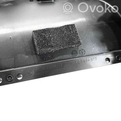 Steering axle trim