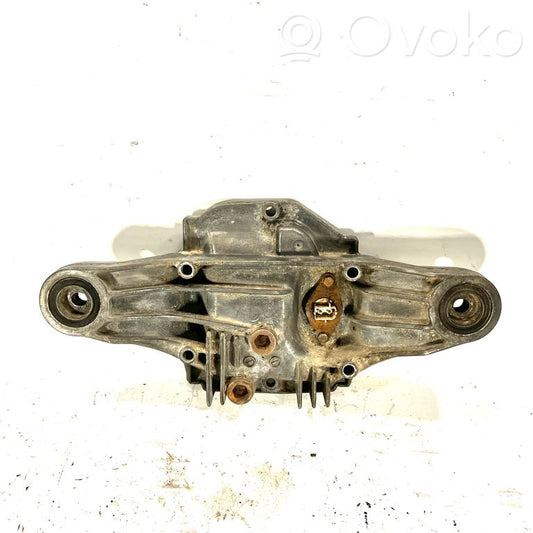 Aizmugurējā reduktora stiprinājums