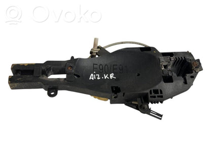 Aizmugurē turētājs / kronšteins ārējam atvēršanas rokturim