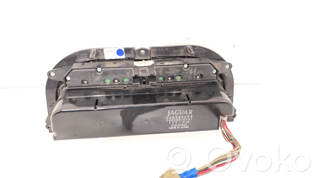 Gaisa kondicioniera / klimata kontroles / salona apsildes vadības bloks (salonā)