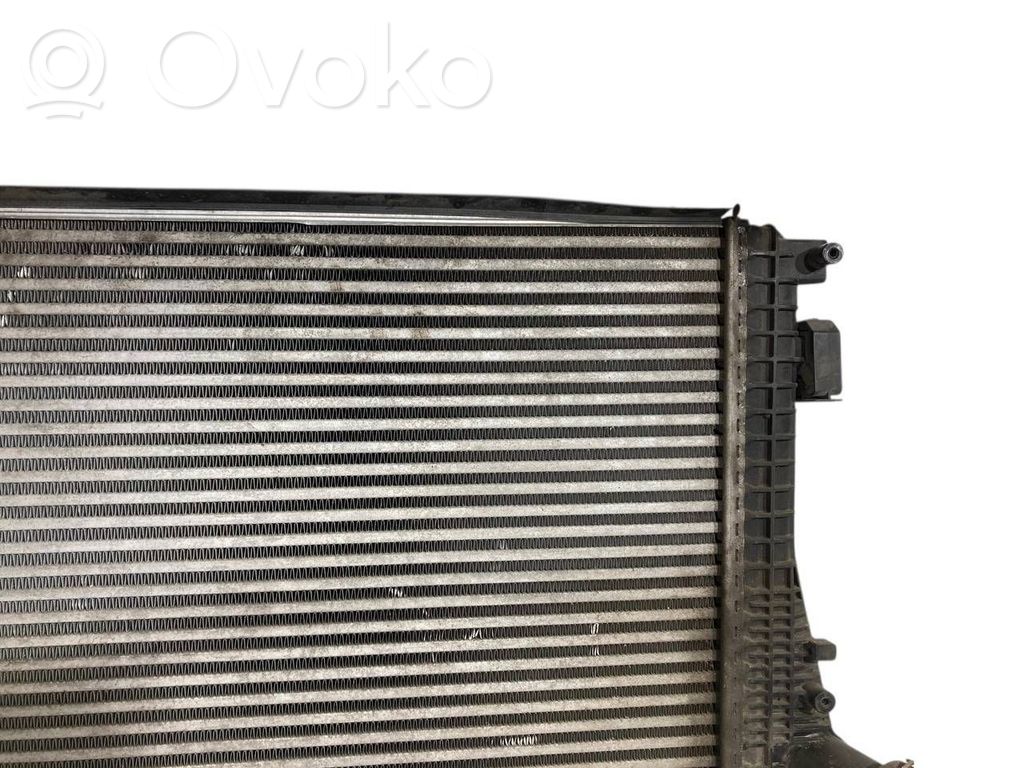 Starpdzesētāja radiators
