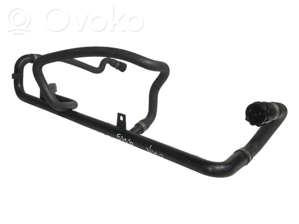 Caurulīte (-es) / šļūtene (-es)