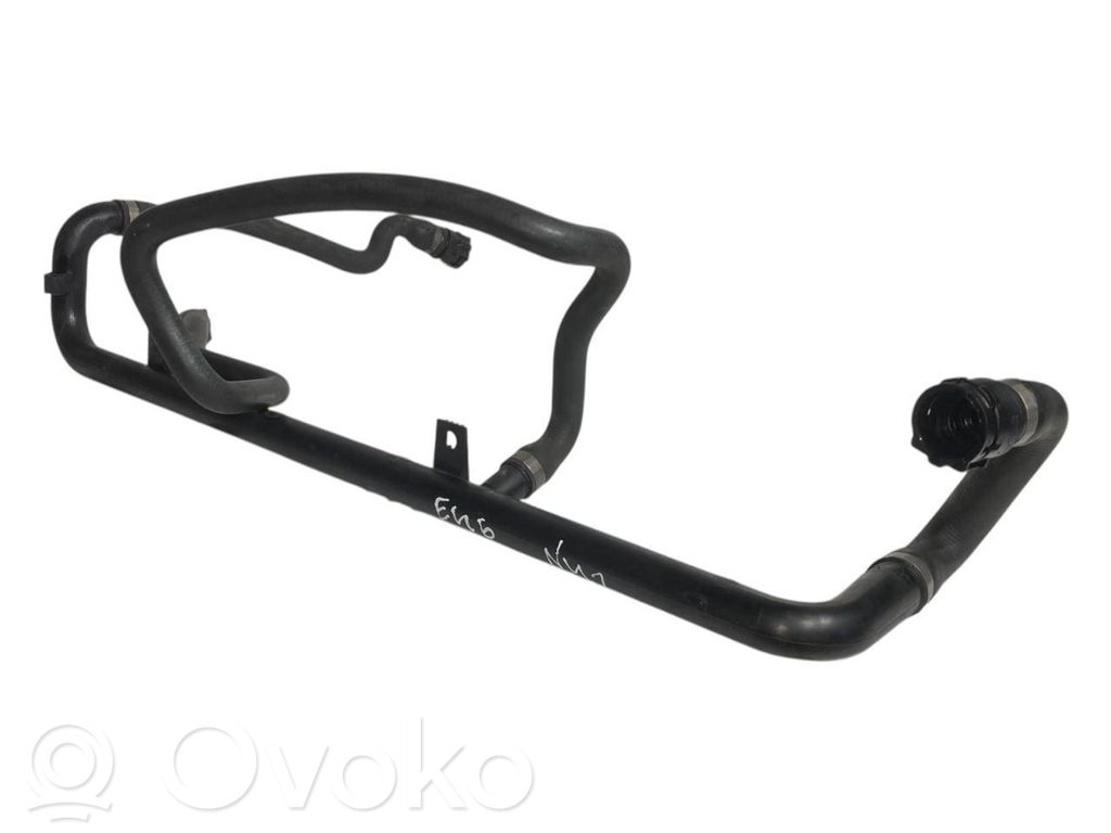 Caurulīte (-es) / šļūtene (-es)