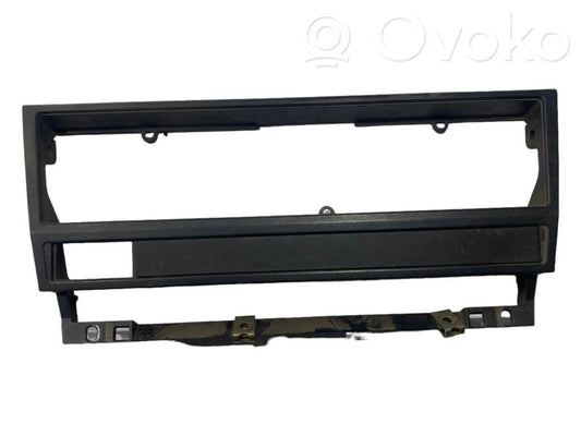 Radiouztvērēja / navigācija dekoratīvā apdare