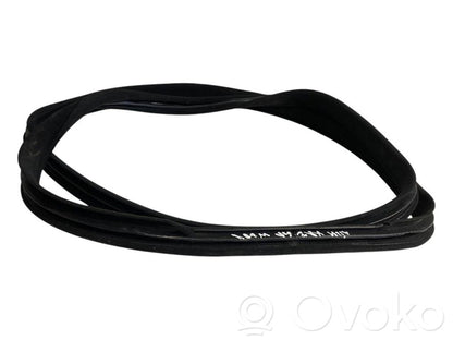 Rear trim rubber (in the body)