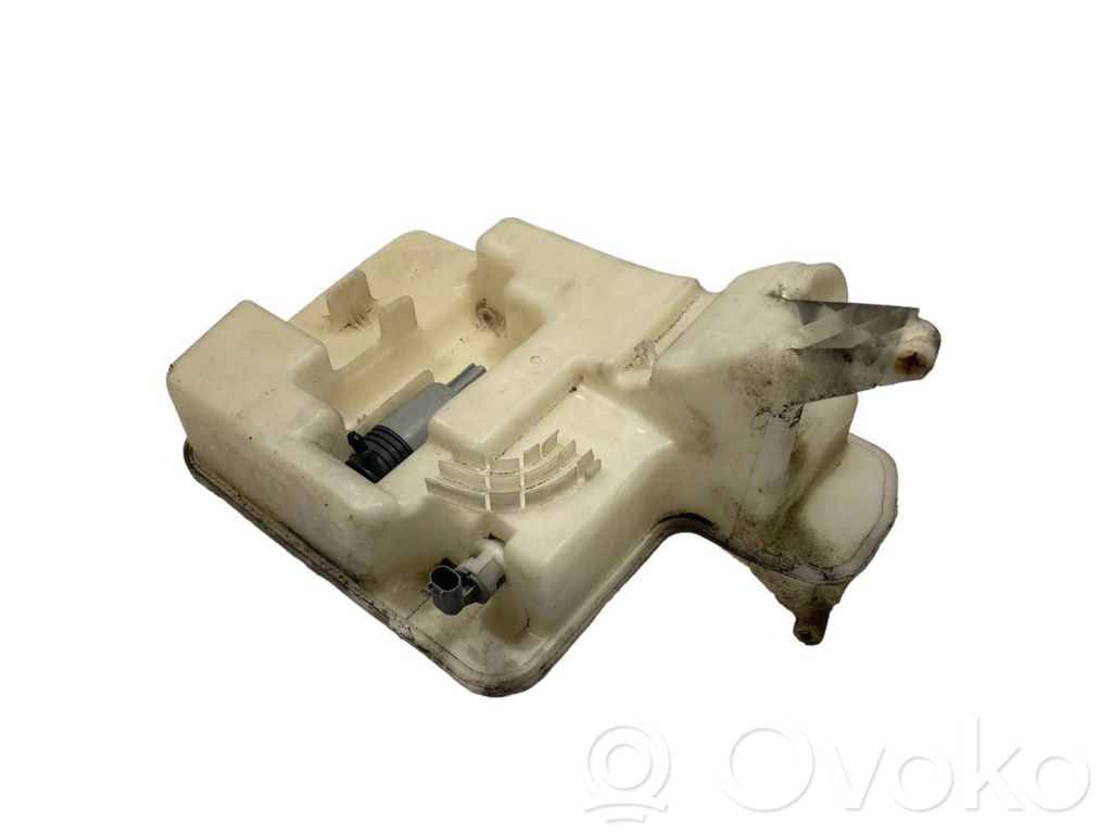 Window fluid tank