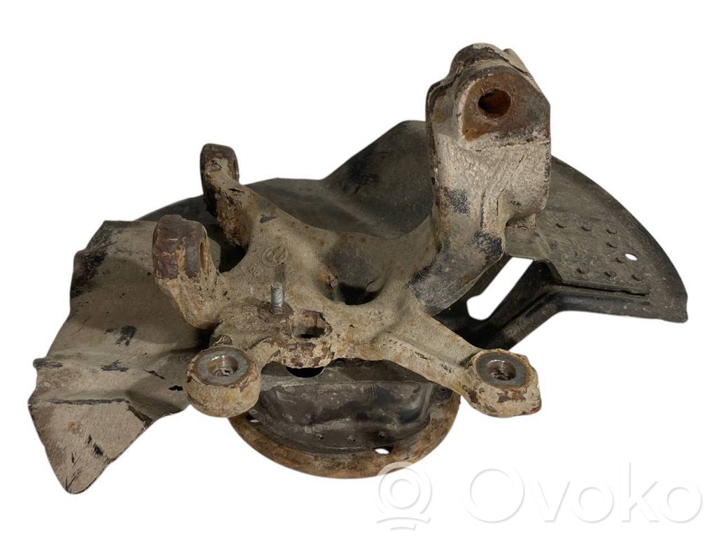 Priekšējā riteņa rumbas vārpstas šarnīrs (stupica, capfa)