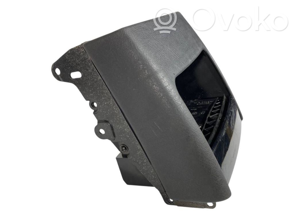 Glāžu turētājs (aizmugurē)