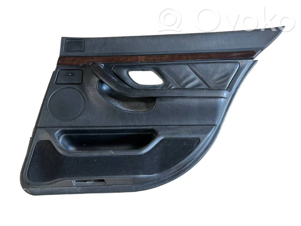 Priekšējo durvju apdare