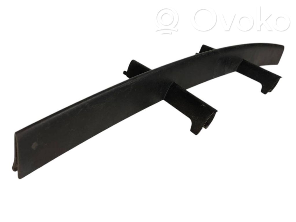 Apakšējais režģis (trīsdaļīgs)