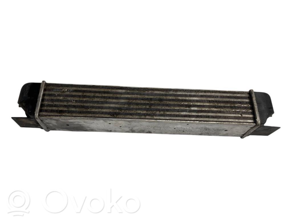 Starpdzesētāja radiators