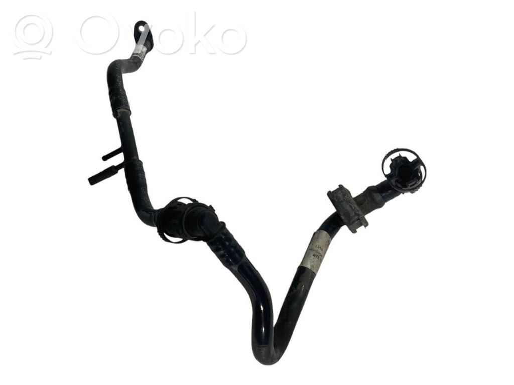 Caurulīte (-es) / šļūtene (-es)