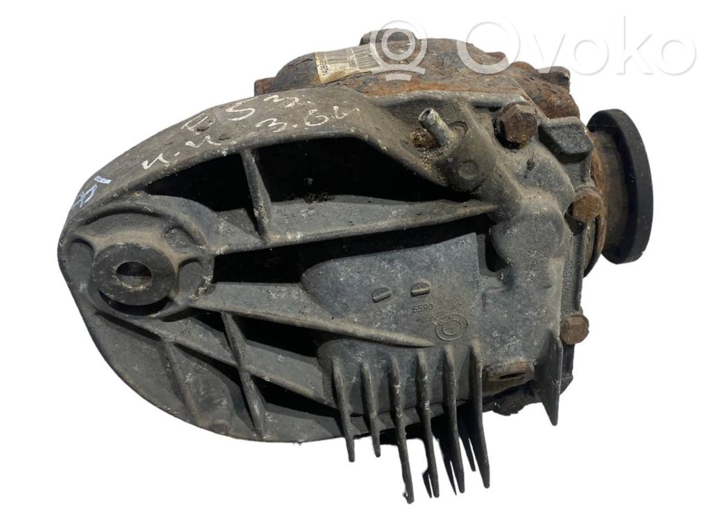 Aizmugurējais reduktors