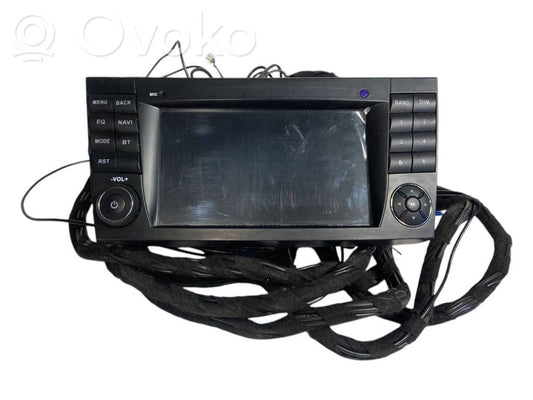 Radio / CD/DVD atskaņotājs / navigācija