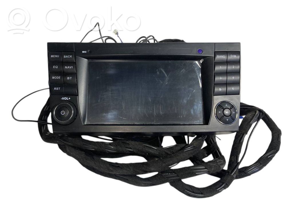 Radio / CD/DVD atskaņotājs / navigācija