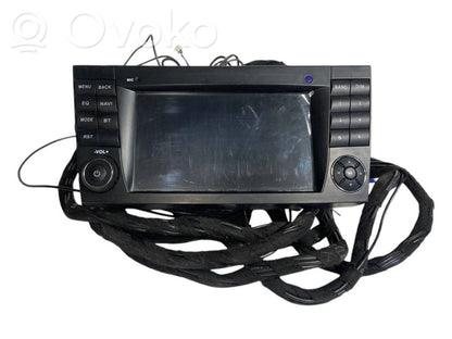 Radio / CD/DVD atskaņotājs / navigācija