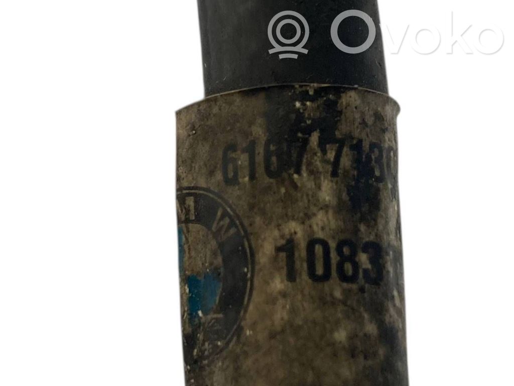 Lukturu mazgāšanas šķidruma trubiņa (-as)