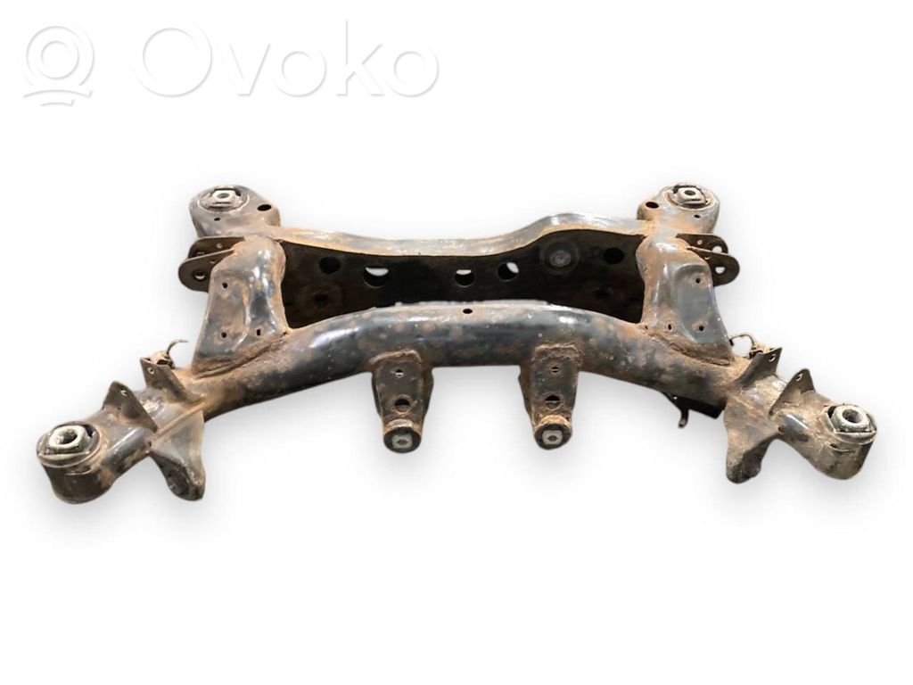 Pusrāmis aizmugurējais / priekšējais