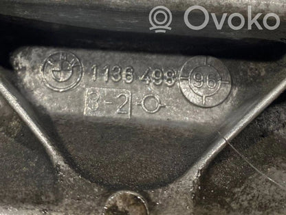 Transmission mounting bracket