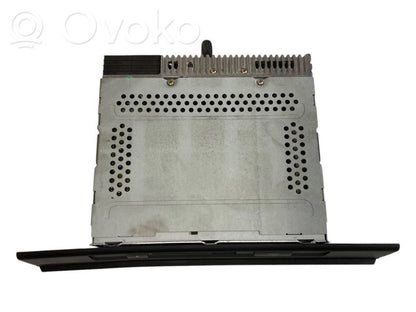 Radio / CD/DVD atskaņotājs / navigācija