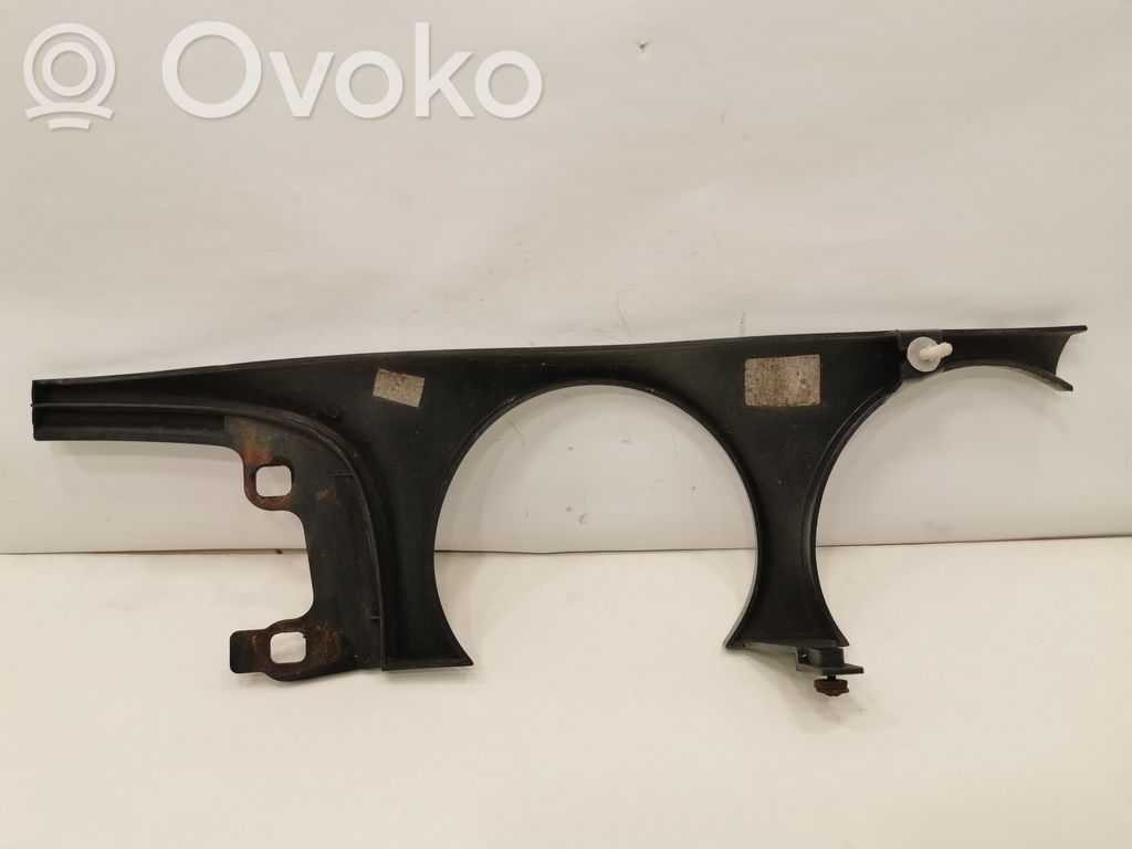 Priekšējā luktura dekoratīvā apdare