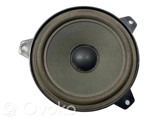 Skaļrunis (-i) priekšējās durvīs