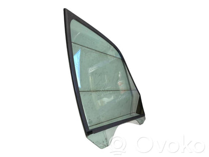 priekšējo durvju stikls (četrdurvju mašīnai)