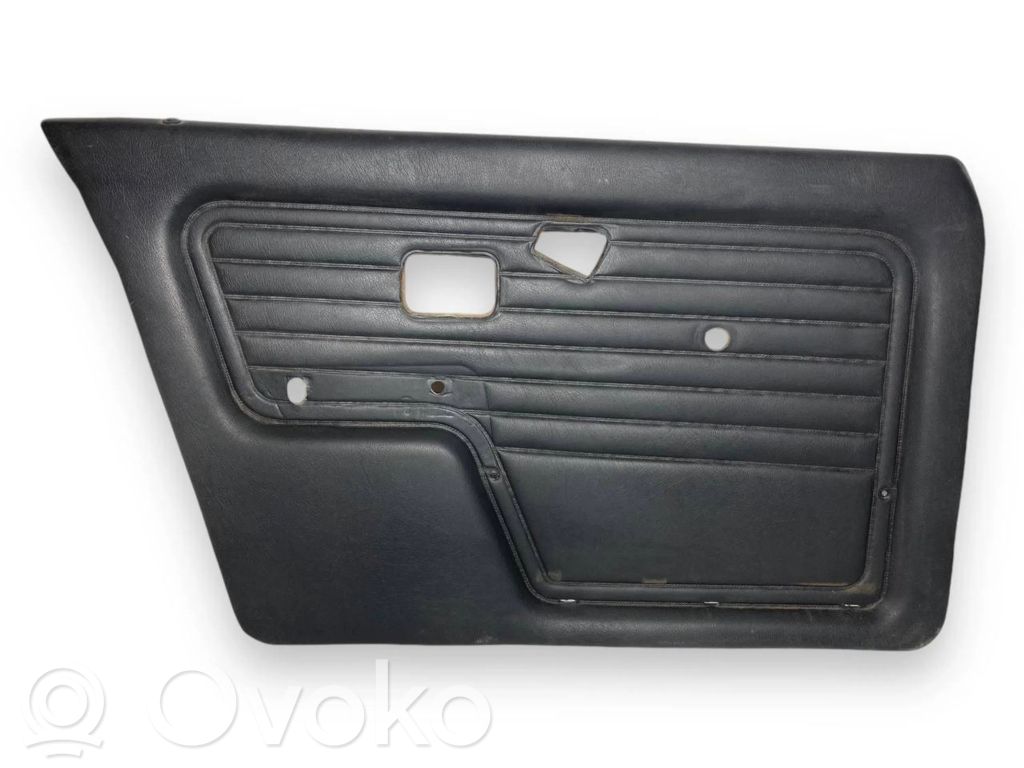 Priekšējo durvju apdare