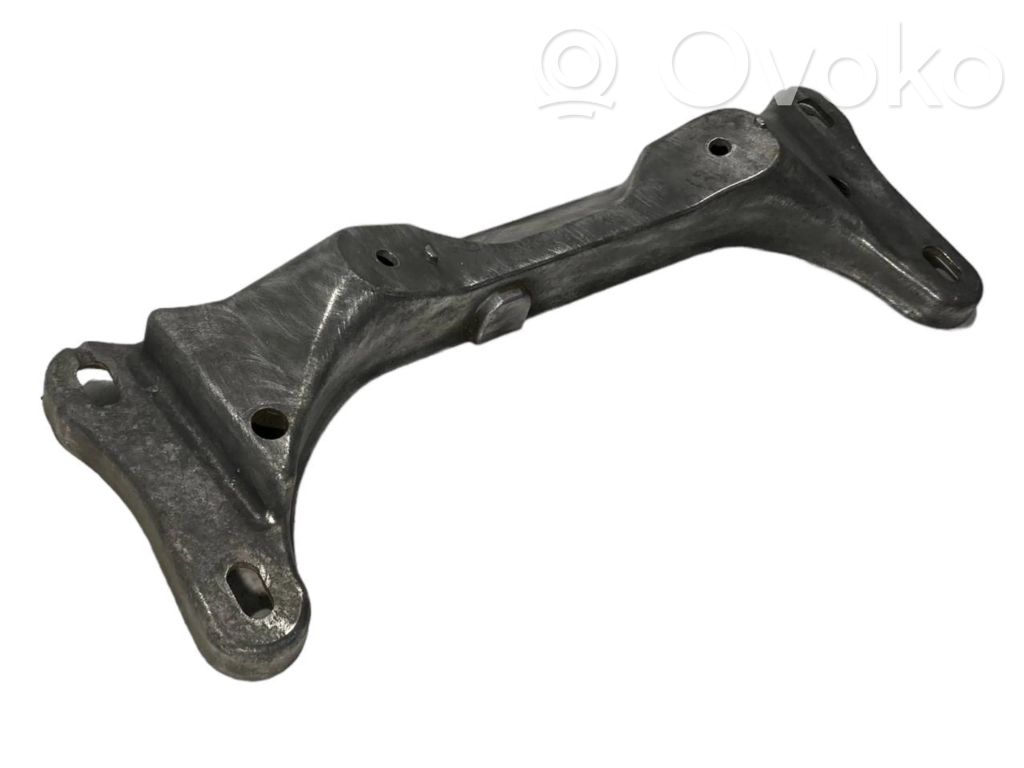 Кронштейн крепления трансмиссии